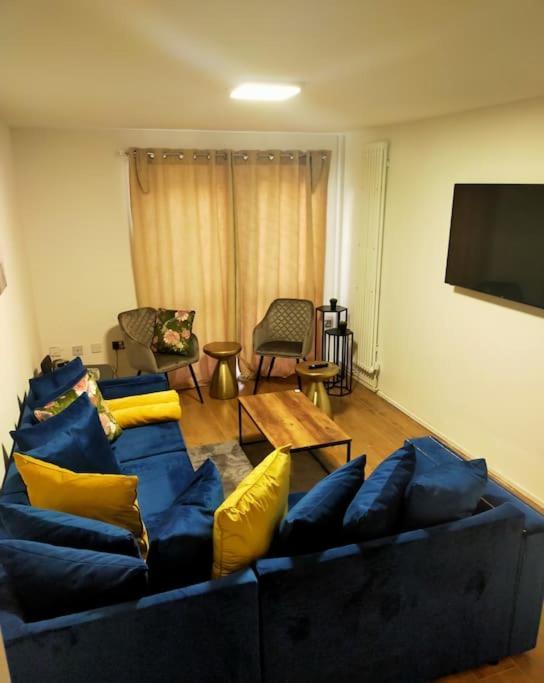 דירות לונדון Impeccable 2-Bed House מראה חיצוני תמונה