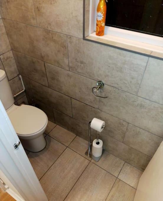 דירות לונדון Impeccable 2-Bed House מראה חיצוני תמונה